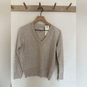 NWT a new day fine gauge v neck sweater